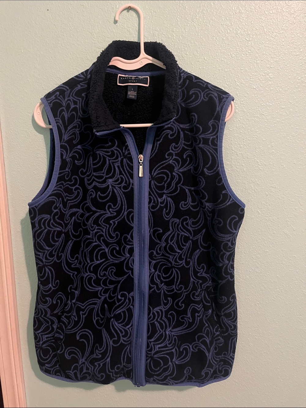 Karen Scott Navy Blue Patterned Fleece Vest